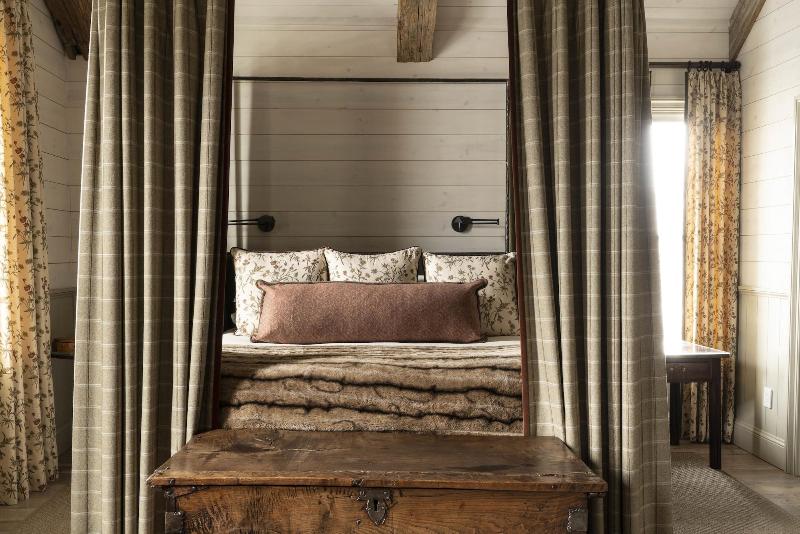 Eleven Experience Scarp Ridge Lodge image
