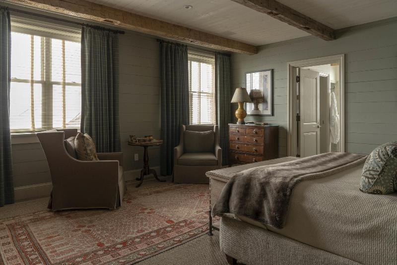 Eleven Experience Scarp Ridge Lodge image