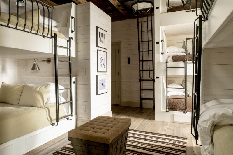 Eleven Experience Scarp Ridge Lodge image
