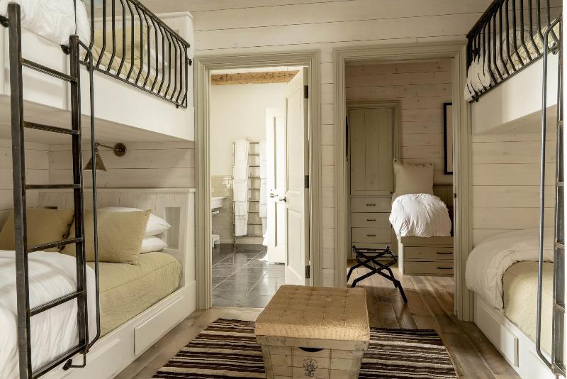 Eleven Experience Scarp Ridge Lodge image