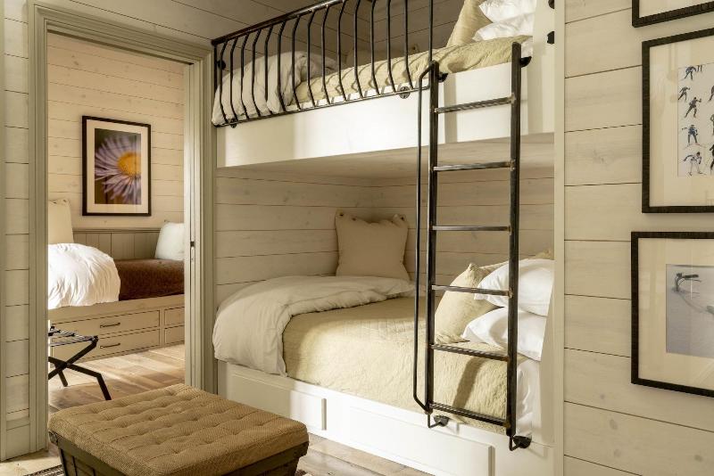 Eleven Experience Scarp Ridge Lodge image