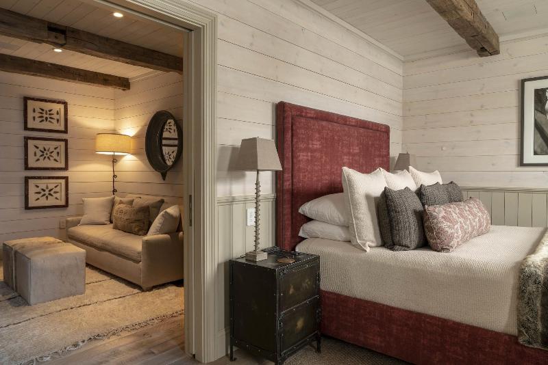 Eleven Experience Scarp Ridge Lodge image