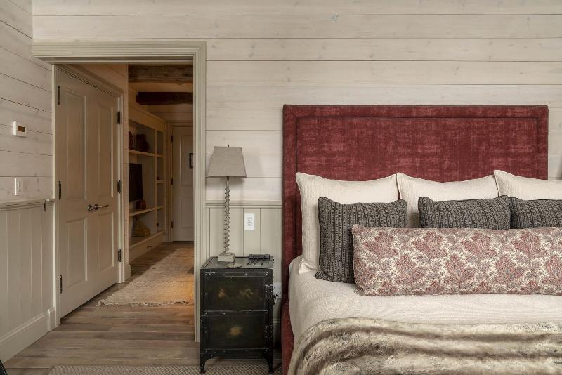 Eleven Experience Scarp Ridge Lodge image