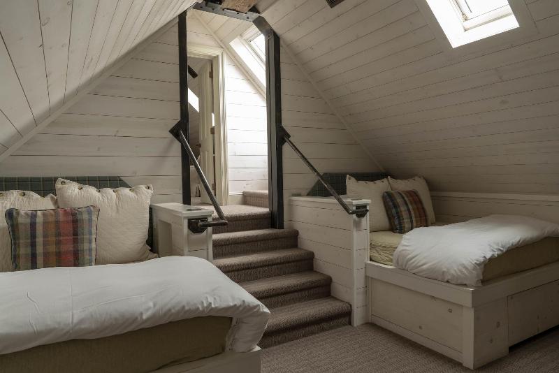 Eleven Experience Scarp Ridge Lodge image