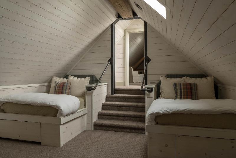 Eleven Experience Scarp Ridge Lodge image