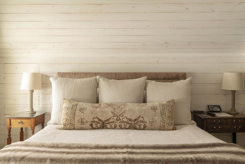 Eleven Experience Scarp Ridge Lodge image