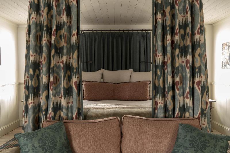 Eleven Experience Scarp Ridge Lodge image