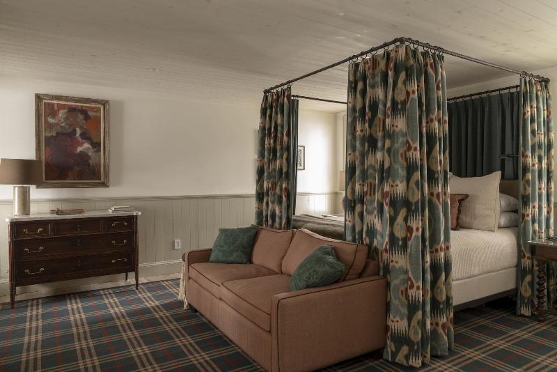Eleven Experience Scarp Ridge Lodge image