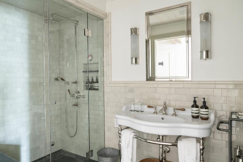 Eleven Experience Scarp Ridge Lodge image