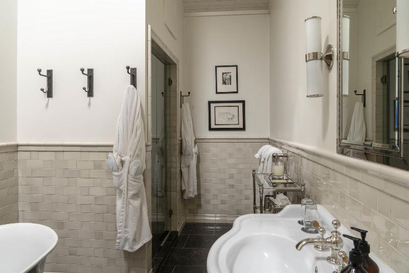 Eleven Experience Scarp Ridge Lodge image
