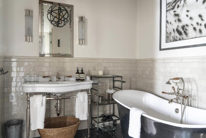 Eleven Experience Scarp Ridge Lodge image