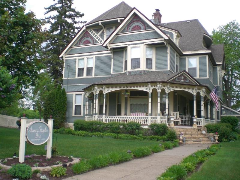 Aurora Staples Inn — general view