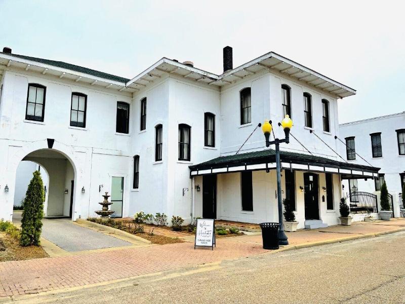 Greenville Inn & Suites — general view