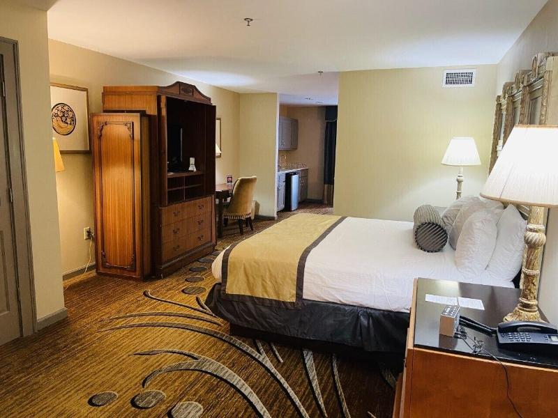 Greenville Inn & Suites image