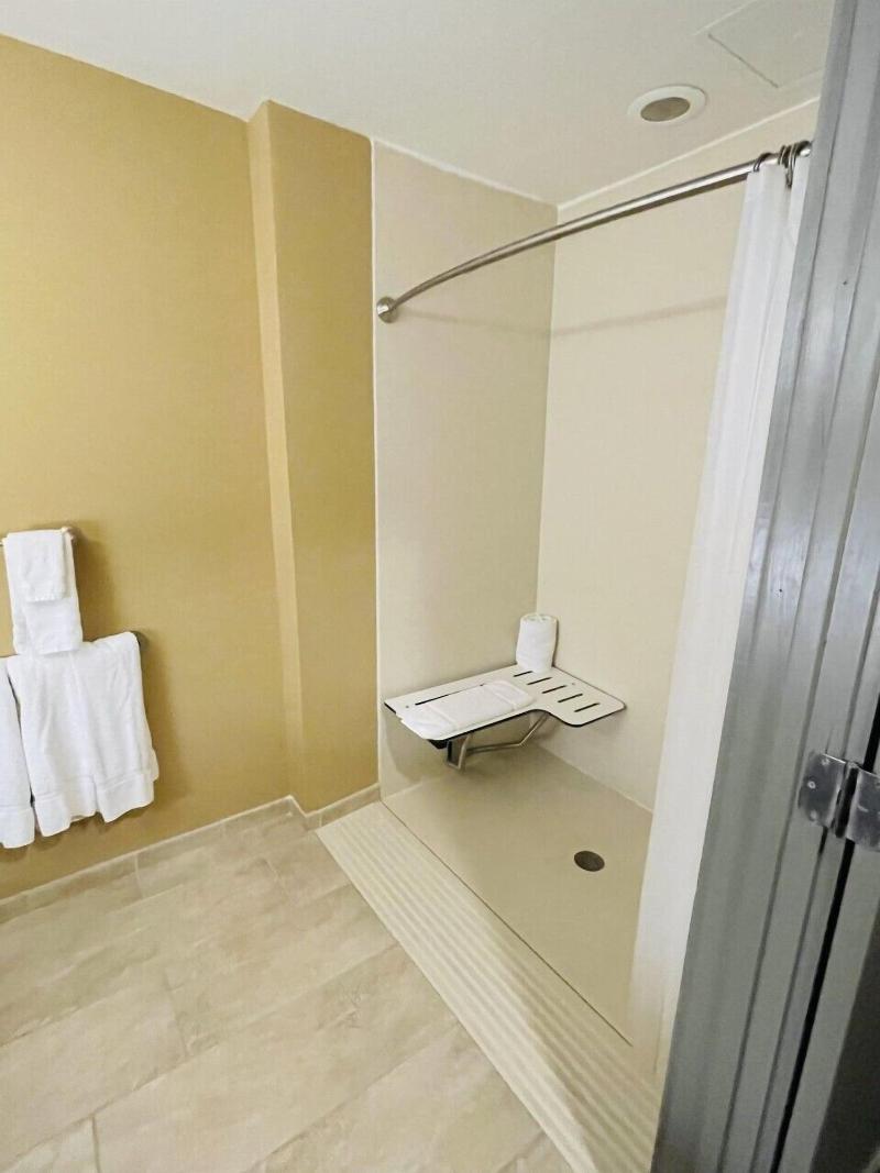 Greenville Inn & Suites image