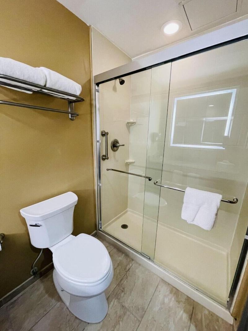 Greenville Inn & Suites image