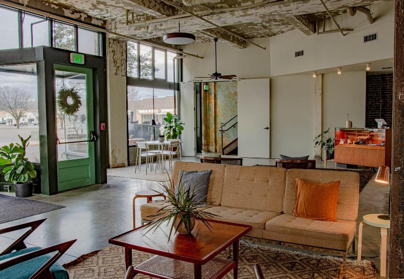 Travelers Hotel image