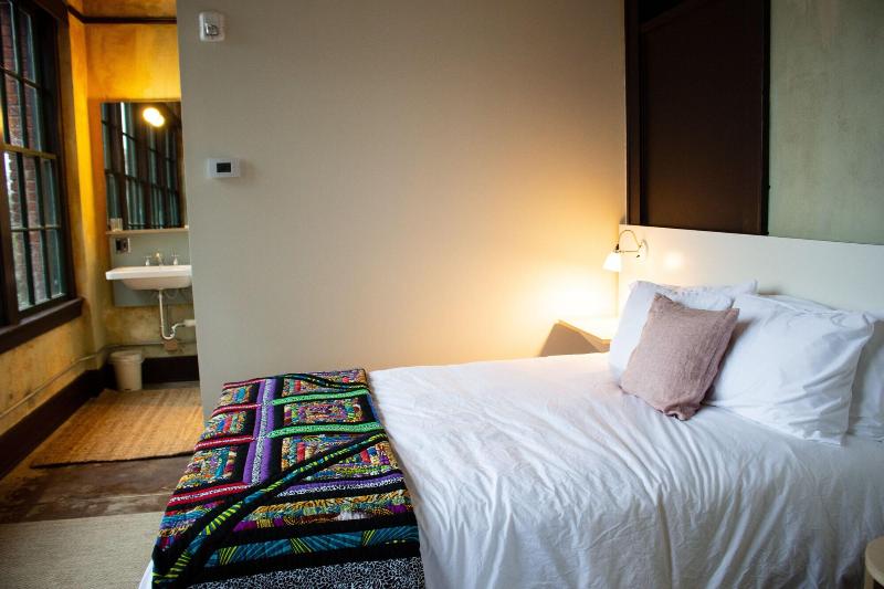 Travelers Hotel image