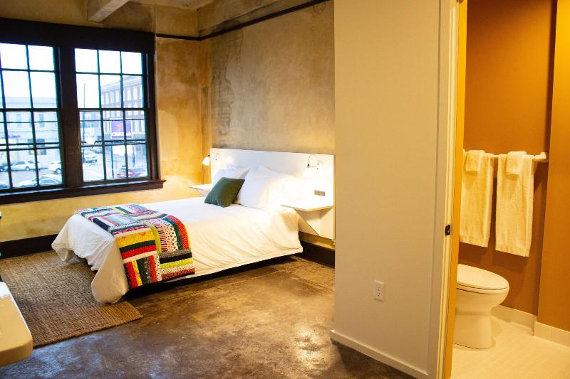Travelers Hotel image