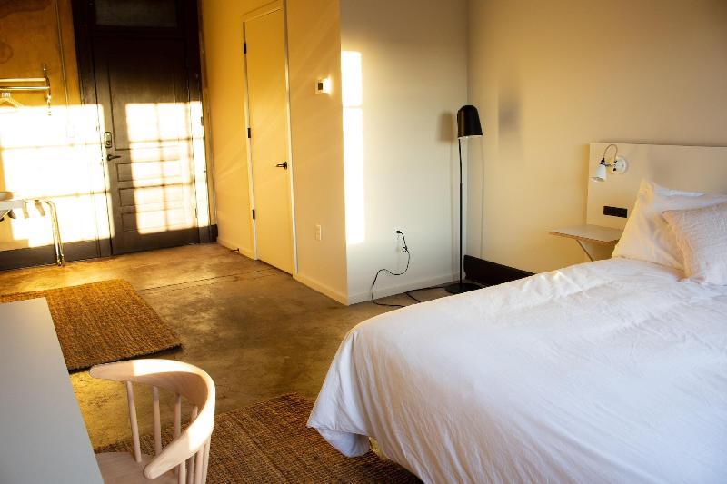 Travelers Hotel image