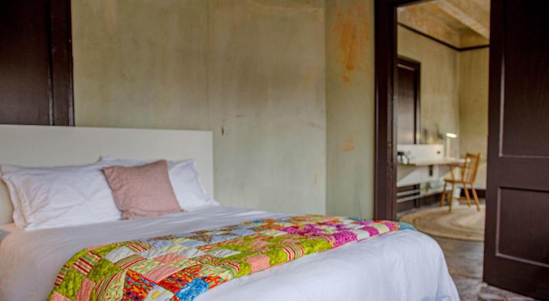 Travelers Hotel image