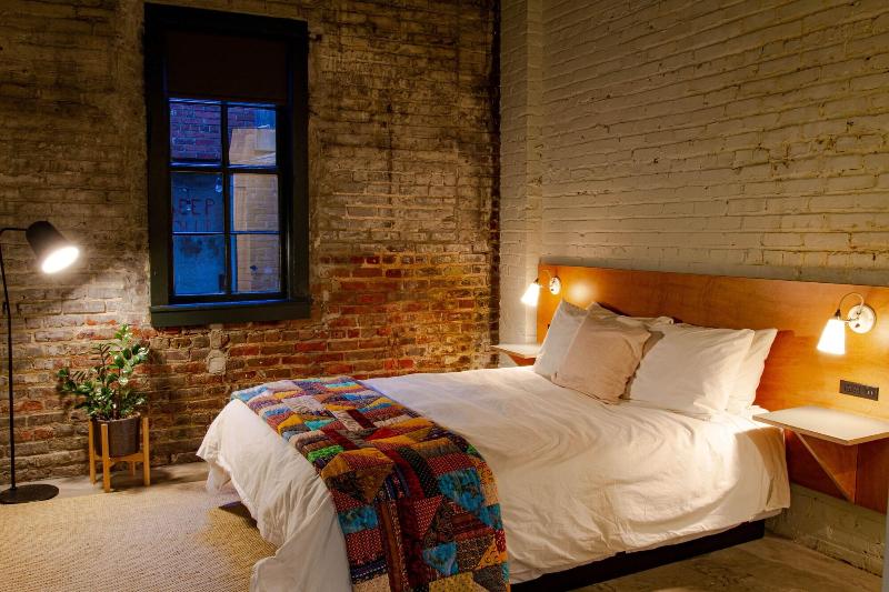 Travelers Hotel image