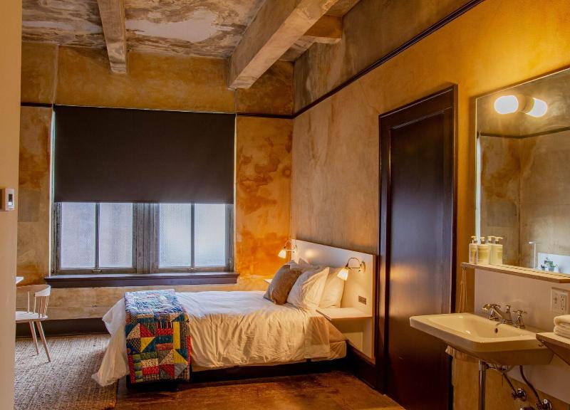 Travelers Hotel image