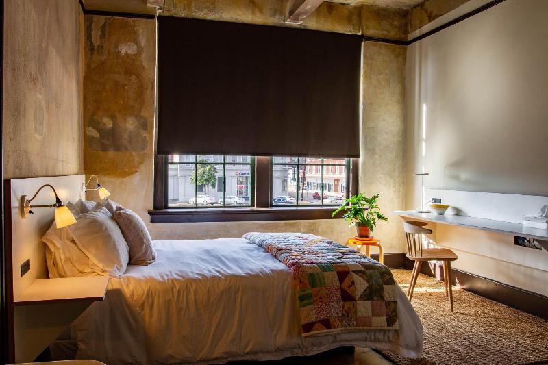 Travelers Hotel image