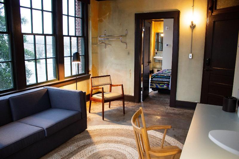 Travelers Hotel image