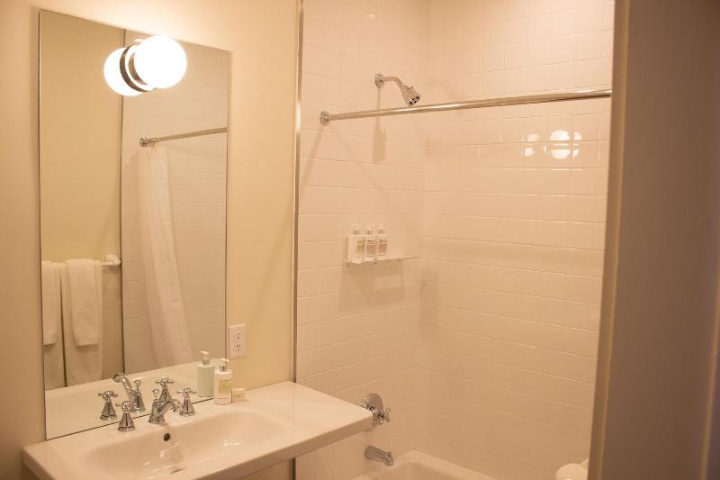 Travelers Hotel image