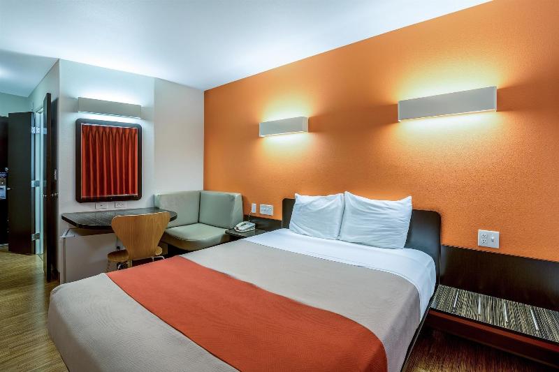 Bed room