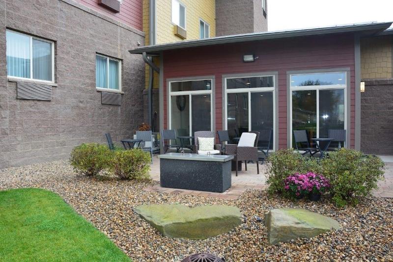 Roosevelt Inn And Suites image
