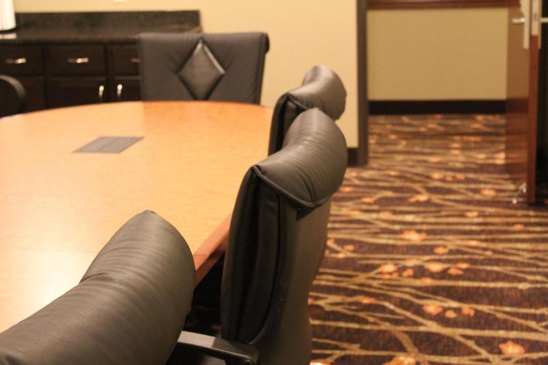 Roosevelt Inn And Suites image
