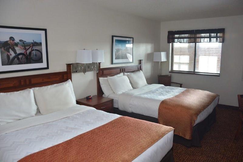 Roosevelt Inn And Suites image 6