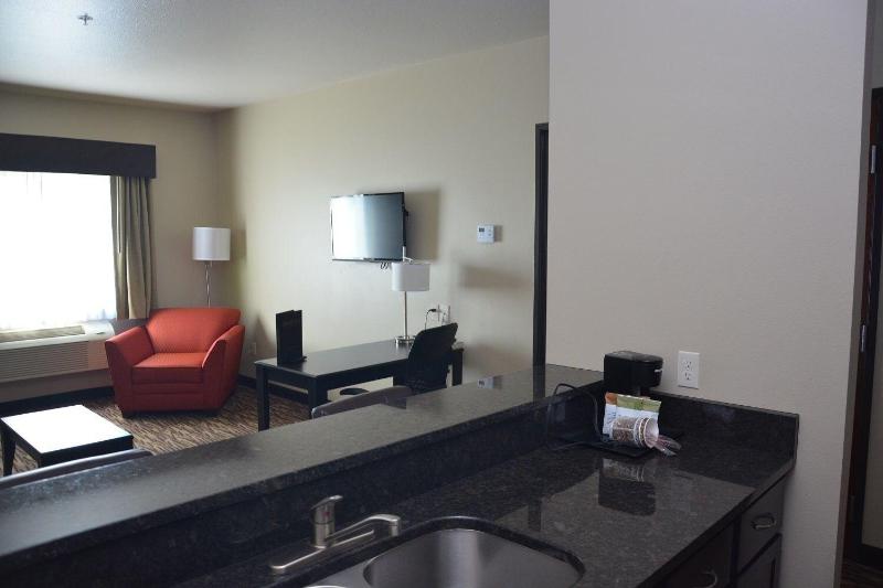Roosevelt Inn And Suites image