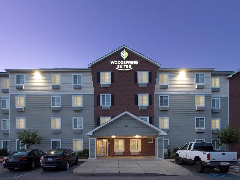 Woodspring Suites Charlotte Gastonia image