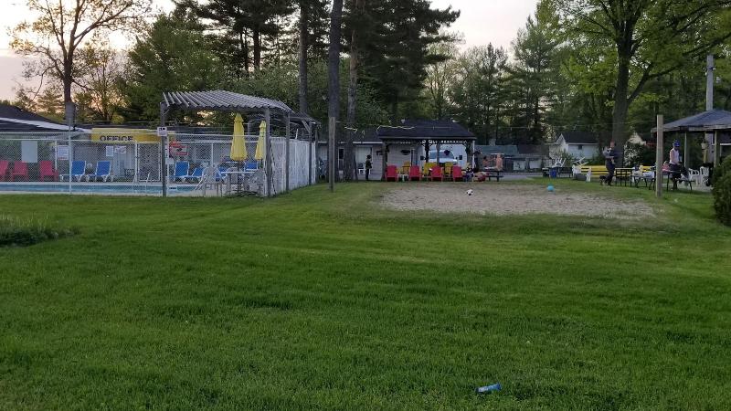 Wasaga Beach Inn And Cottages image