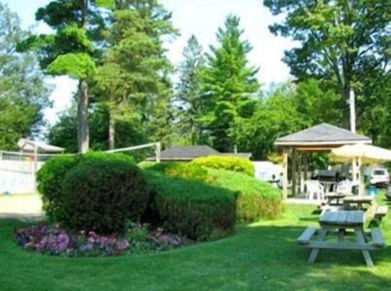 Wasaga Beach Inn And Cottages image