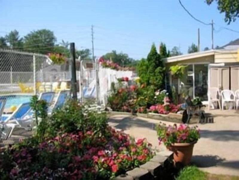 Wasaga Beach Inn And Cottages image