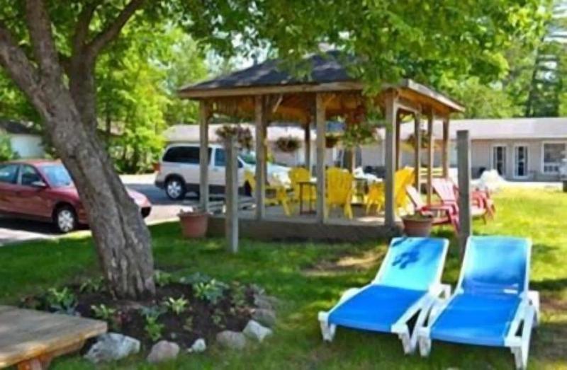 Wasaga Beach Inn And Cottages image