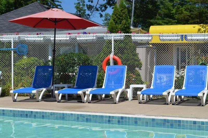 Wasaga Beach Inn And Cottages image