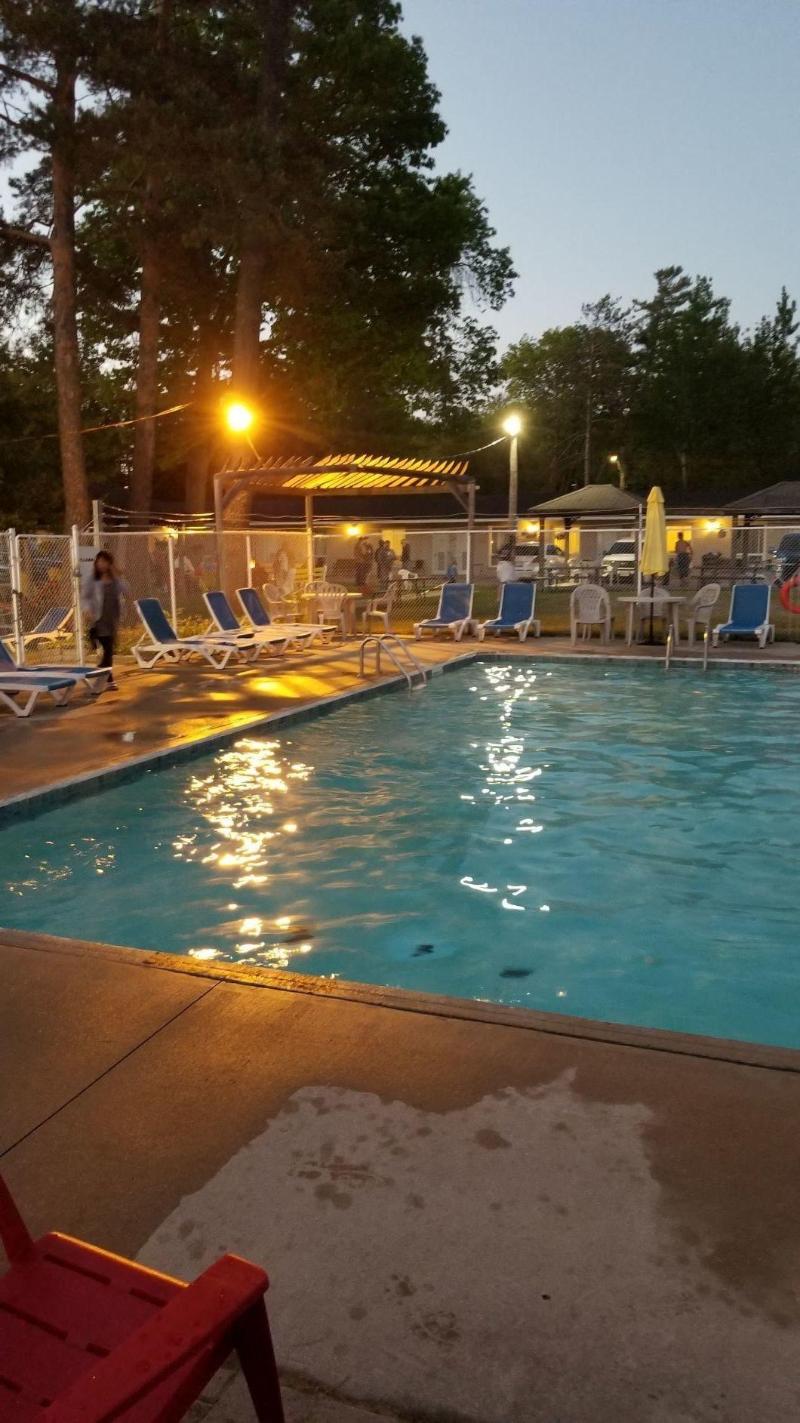 Wasaga Beach Inn And Cottages image