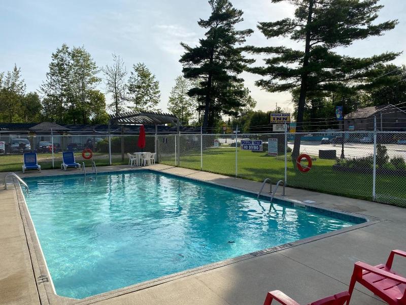 Wasaga Beach Inn And Cottages image