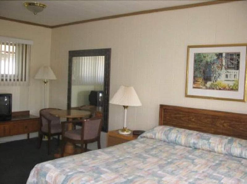 Wasaga Beach Inn And Cottages image
