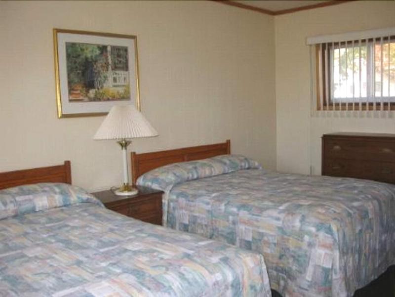 Wasaga Beach Inn And Cottages image