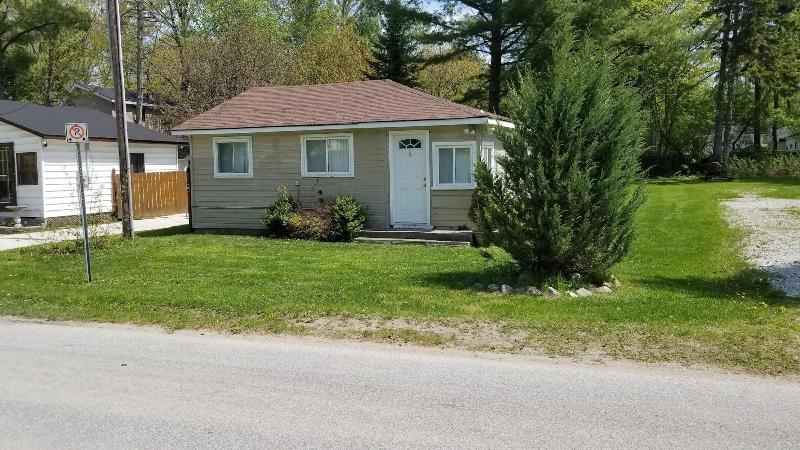 Wasaga Beach Inn And Cottages image