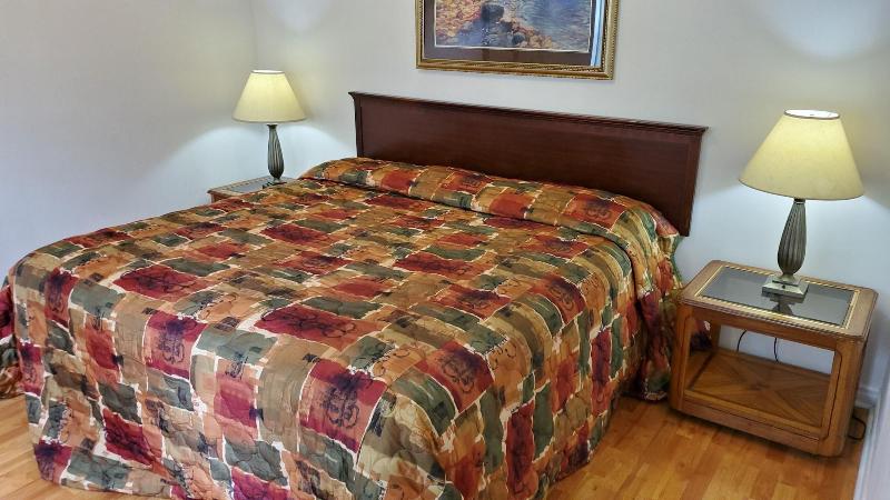 Wasaga Beach Inn And Cottages image