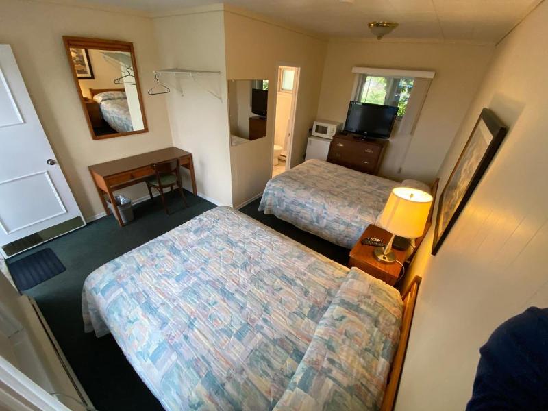 Wasaga Beach Inn And Cottages image