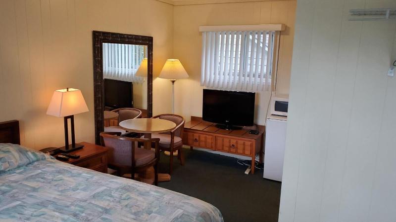 Wasaga Beach Inn And Cottages image