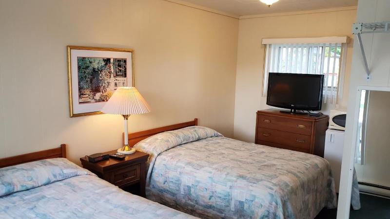 Wasaga Beach Inn And Cottages image